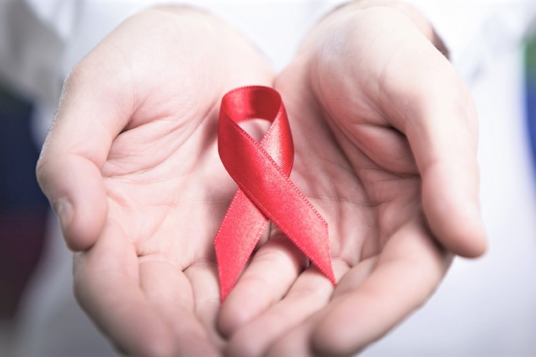 Porter votre ruban rouge à la journée mondiale du sida !