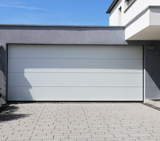 Portes de garage en bois ou en acier quelle est la meilleure