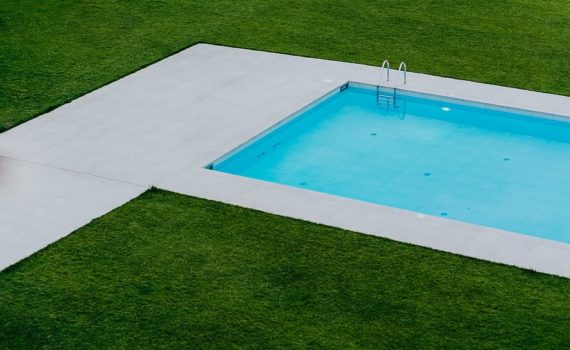 piscine en béton