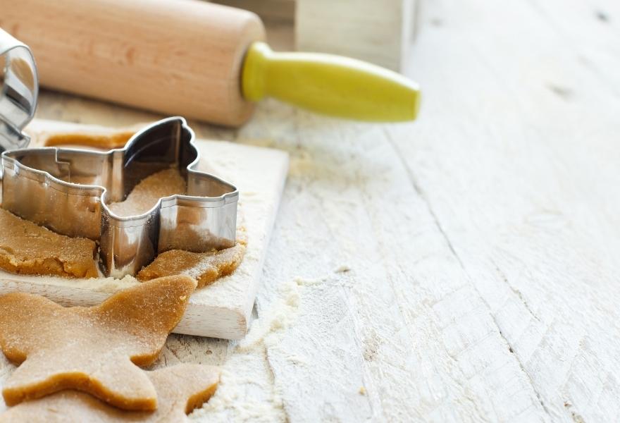 Cuisine. Poche à douille, maryse, moules silicone Les ustensiles  indispensables en pâtisserie